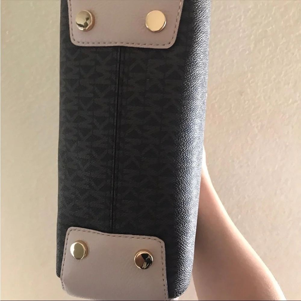Michael Kors Set - Picture 10 of 13